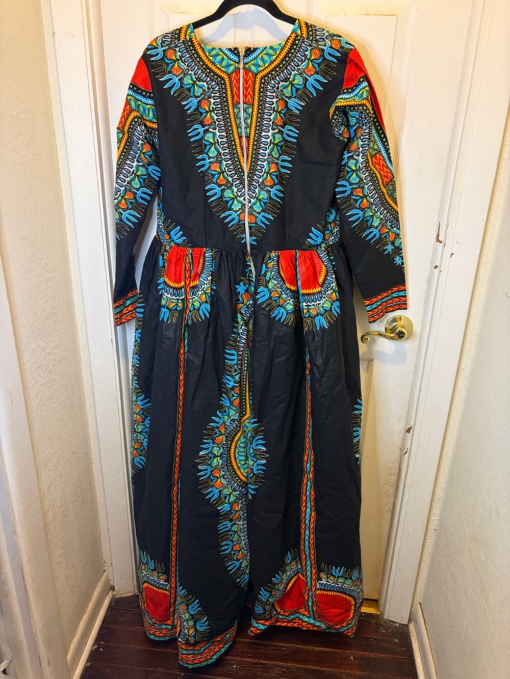 African V-Neck Maxi Prom Dress in Black with Vibrant Print - Picture 3 of 4